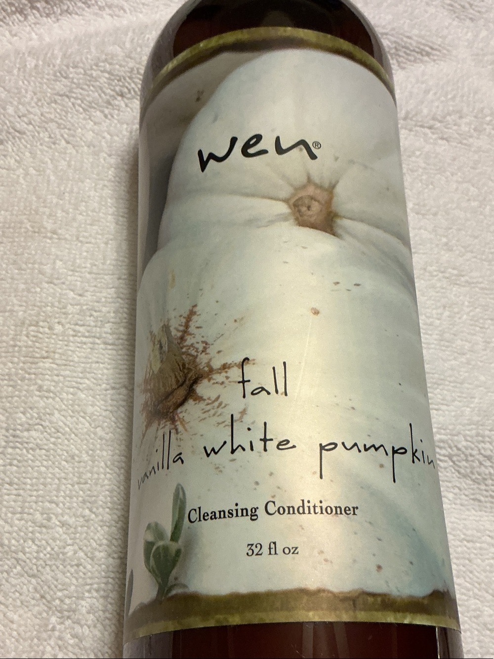 WEN Vanilla White Pumpkin Cleansing Conditioner - White with Brown Accents
